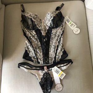 NWT Jezebel Lace Bustier lingerie set 36B Medium